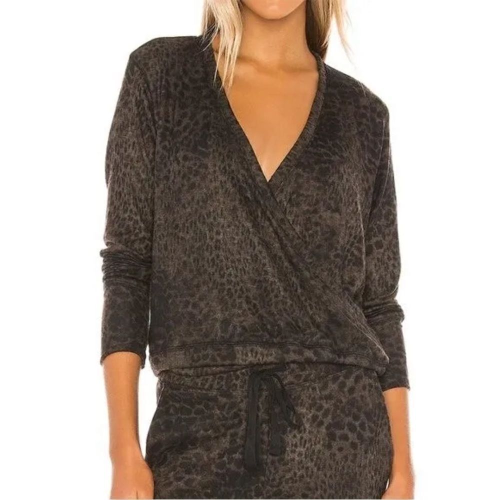 Sundry Charcoal Leopard Print Wrap Long Sleeve Sweater Medium (2)
